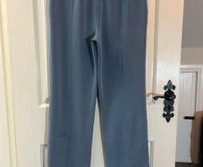 Lululemon Ladies Joggers wide leg - Size 10/12