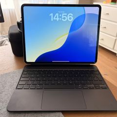iPad Pro 13-inch (256GB) + Magic Keyboard