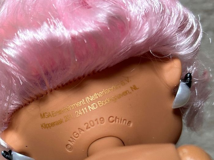 Nude LOL Amazing Surprise OMG Uptown Girl Doll