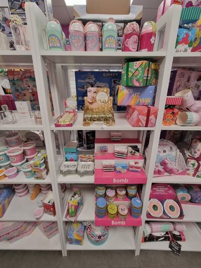Retail stock Girls accessories