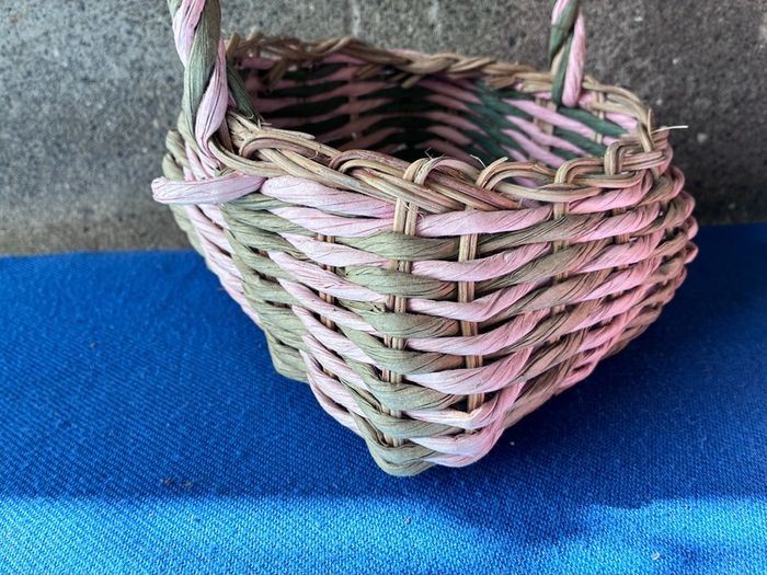 Small vintage basket
