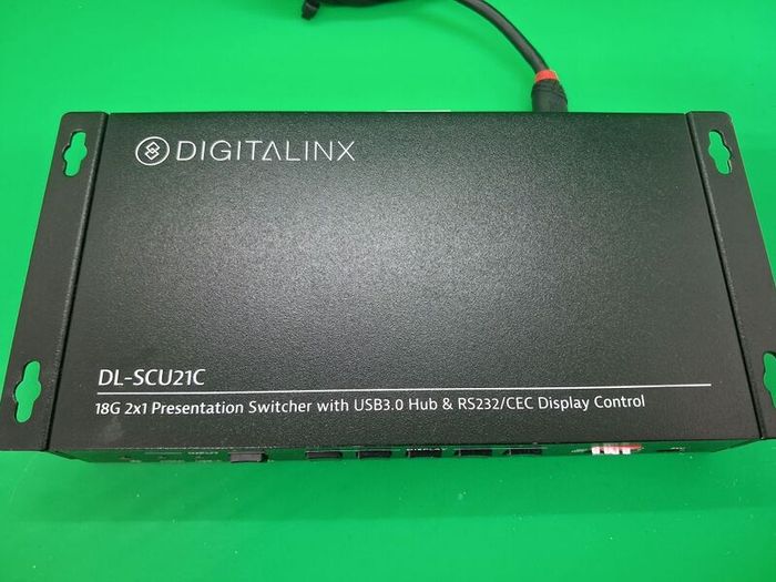 Postage - 2 x Digitalinx DL-SCU21C Presentation Switcher