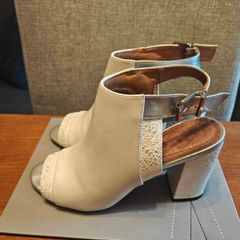 Knightbridge ankle boots