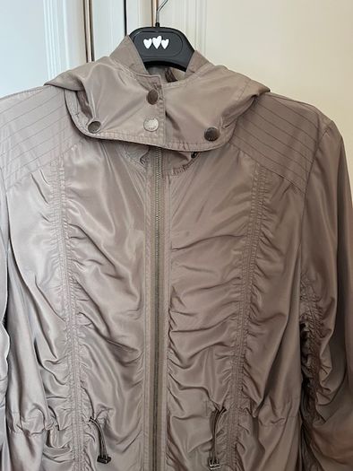 Dutch Brand Yaya Coat Jacket Ladies. Medium. Sage Green / Khaki. Satin Finish.  Detachable hood. Excellent. Proceeds To Medecins Sans Frontieres.