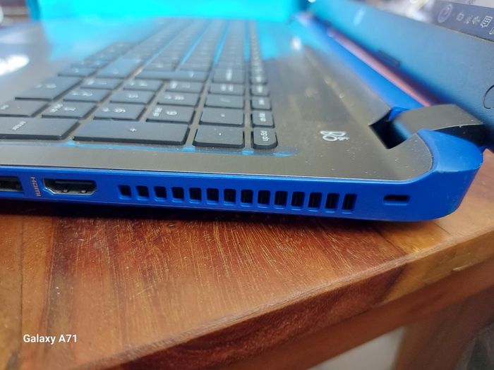 HP Pavilion 15.6 inch Laptop, Blue, Intel Core i3-5157U, 2.5GHz, 8GB Ram, 1 Terrabyte HDD, Windows 10, Microsoft Edge, Opera, Firefox, avast, VLC