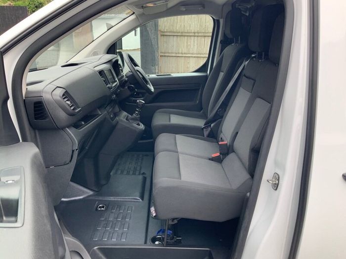 Peugeot Expert Premium plus ( 1 Year Warranty )