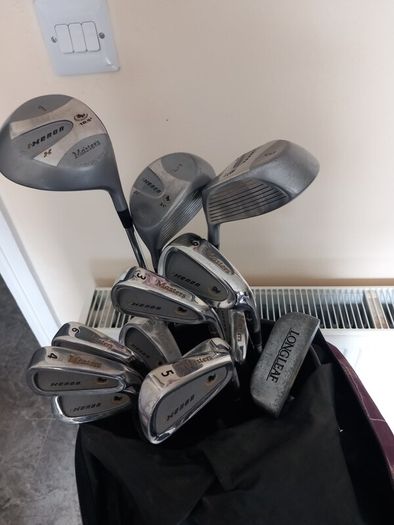 Masters Lady's golf clubs and bag.