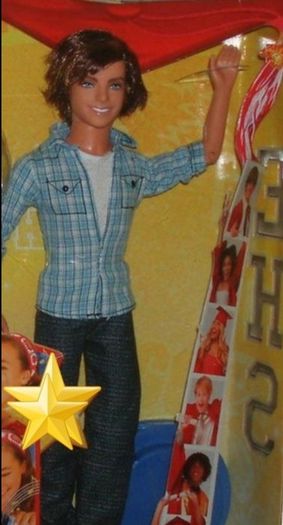 High school musical ; Zac Effron  ( 240)  1