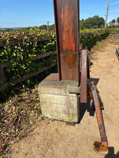 Tractor weight/ unfinished log splitter