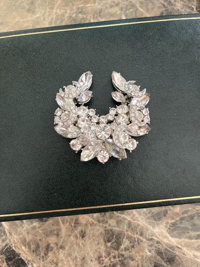 brooch