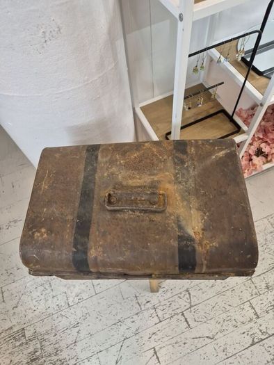 Small Antique Tin steamer trunk