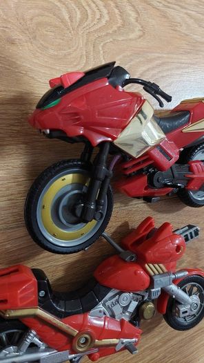 Power Rangers motorbikes / toys