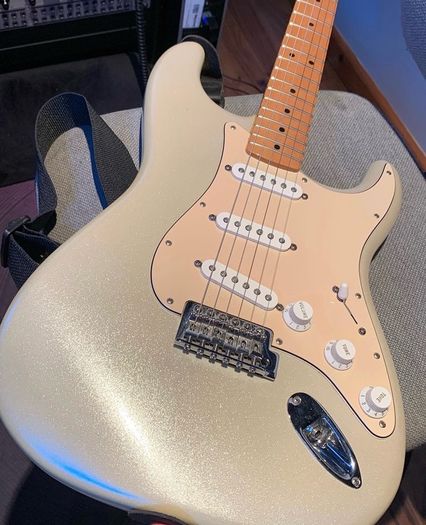 Fender Stratocaster Gold