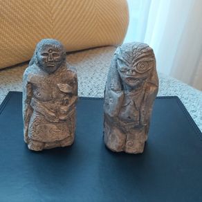 2x collectible figures