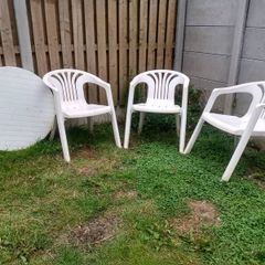 garden  table and chairs