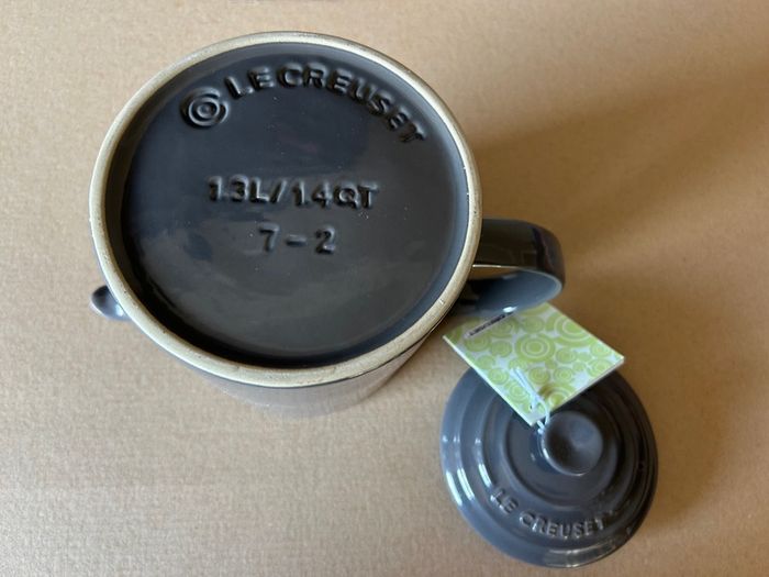 Le Creuset Tea Pot