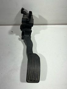 2015 Nissan Accelerator Throttle Pedal 180021hm0b A1l1b517g