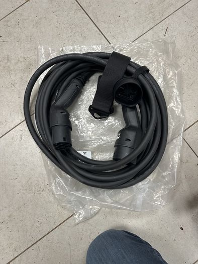 EV charging cable -new