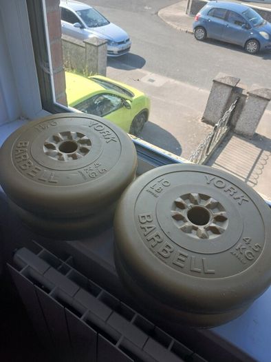 Ez curl bar and 90kg of weights