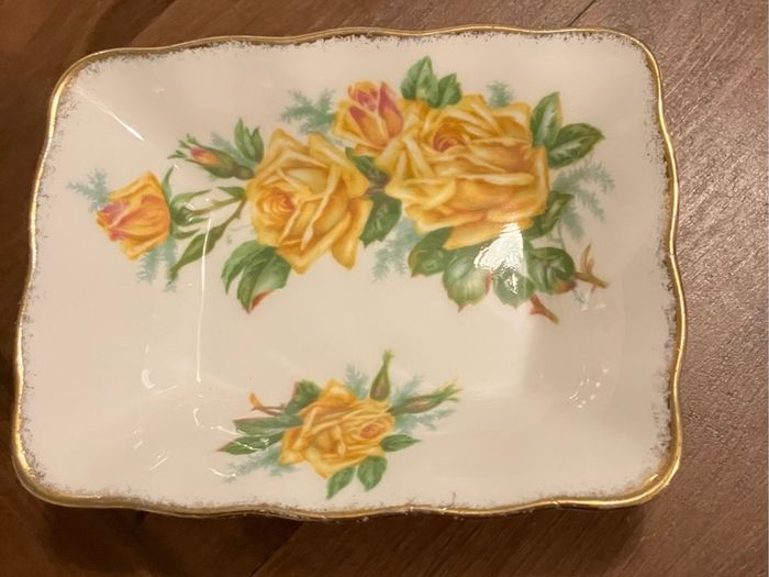 Royal Albert fine bone China Soap Dish