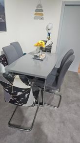 Grey table + six chairs