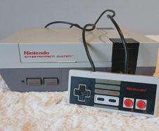 Nintendo NES Console NESE-001 (FRA) French RGB Variant with Controller