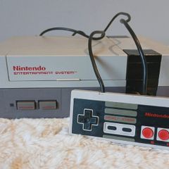 Nintendo NES Console NESE-001 (FRA) French RGB Variant with Controller