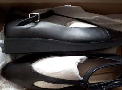 New clarkes shoes in box
