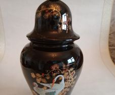 Vintage Italian Oriental Inspired Urn
