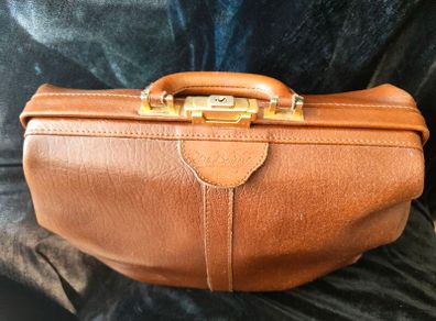 De  Boissy vintage leather Gladstone doctor bag