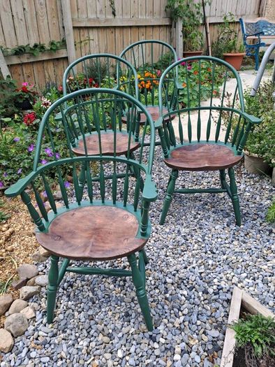 Sack back windsor chairs