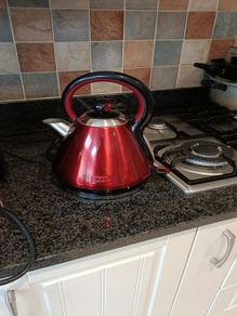 Red kettle