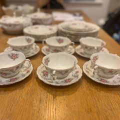 Royal Albert Bone China 'Tranquility' Dinner Set