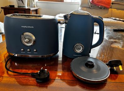 Kettle and Toaster Set