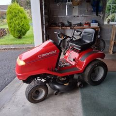 Ride on lawnmower