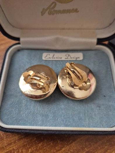 Vintage Round Earrings