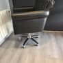 Salon chair Image 2