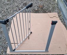 BabyDan Premier Wide Pressure Indicator Gate, Silver