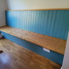 Alcove bench