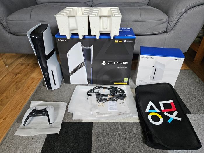 Ps5 pro + Disc Drive + Stand. Pristine Condition - Gta VI ready