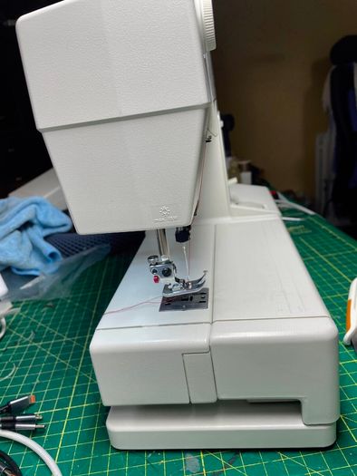 PFAFF Varimatic 6085 Sewing Machine - Just Serviced - Like New!
