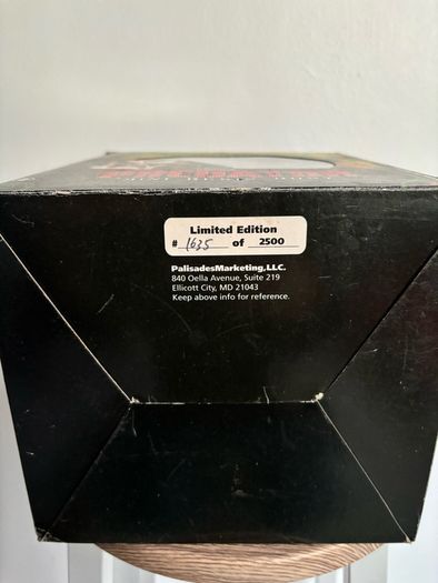Palisades Predator and Predator 2 Mini Resin Busts