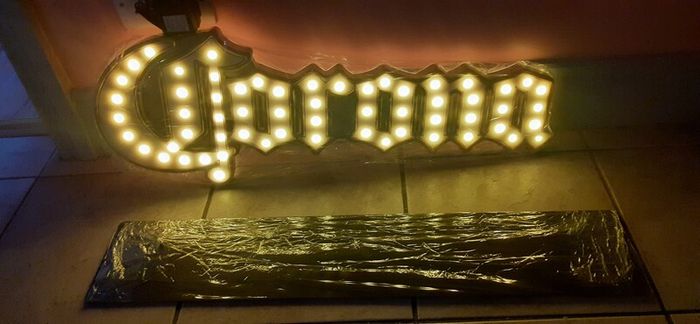 Corona wall light