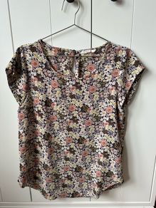 Only women ladies top, t-shirt, like new, immaculate condition, barely used