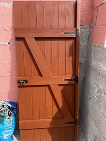 Side Gate