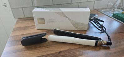 ghd Platinum+ Professional Smart Styler | White | Boxed | Like New
