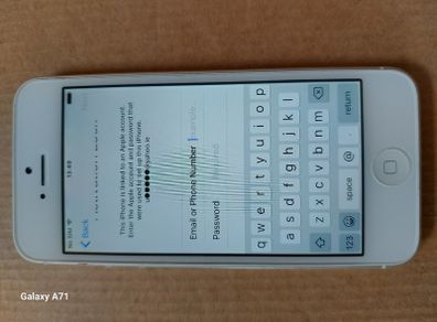 Apple Iphone 5, white, 16GB, Activation Locked, for parts or repair, Excellent cosmetic condition