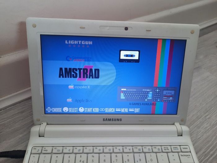 Samsung netbook with Retro gaming Operating system