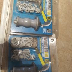 Hooks for plasterboard