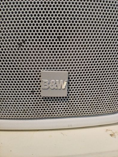 B&W Speaker with wall bracket